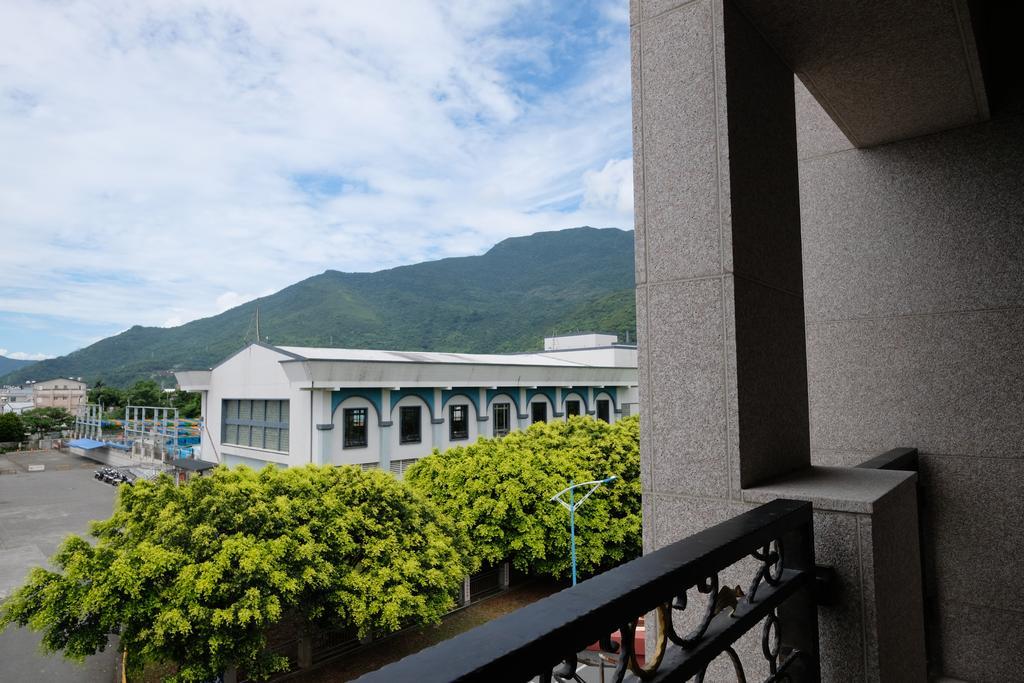Iliving B&B Hualien Eksteriør billede